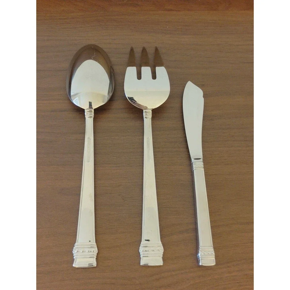 Lenox set serving